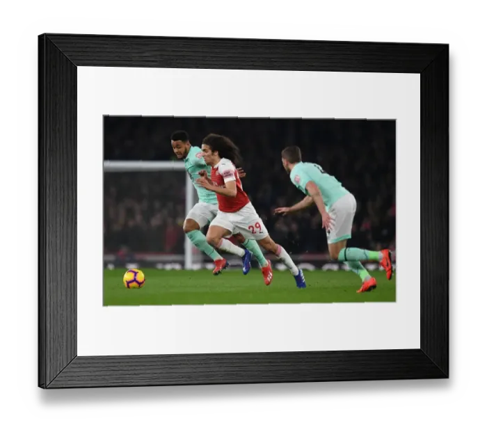 Framed Print : Arsenal's Guendouzi Clashes with Bournemouth's Gosling and King Framed Print : Arsenal's Guendouzi Clashes with Bournemouth's Gosling and King