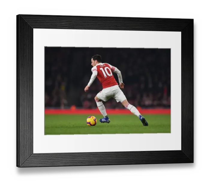Framed Print : Mesut Ozil in Action: Arsenal vs AFC Bournemouth, Premier League 2018-19 Framed Print : Mesut Ozil in Action: Arsenal vs AFC Bournemouth, Premier League 2018-19
