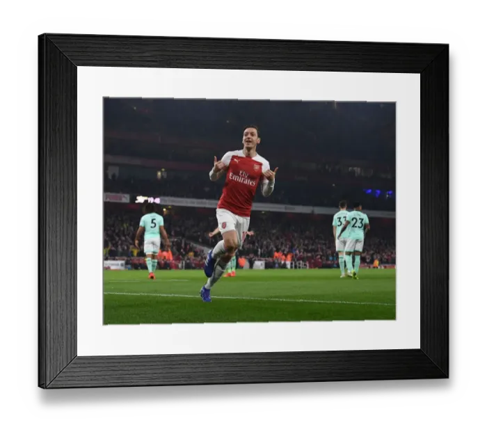 Framed Print : Mesut Ozil's Stunner: Arsenal's Game-Winning Goal vs AFC Bournemouth (2018-19) Framed Print : Mesut Ozil's Stunner: Arsenal's Game-Winning Goal vs AFC Bournemouth (2018-19)