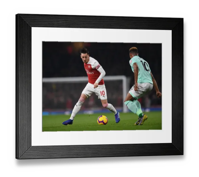 Framed Print : Mesut Ozil vs Jordon Ibe: Clash at the Emirates - Arsenal vs Bournemouth, Premier League 2018-19 Framed Print : Mesut Ozil vs Jordon Ibe: Clash at the Emirates - Arsenal vs Bournemouth, Premier League 2018-19