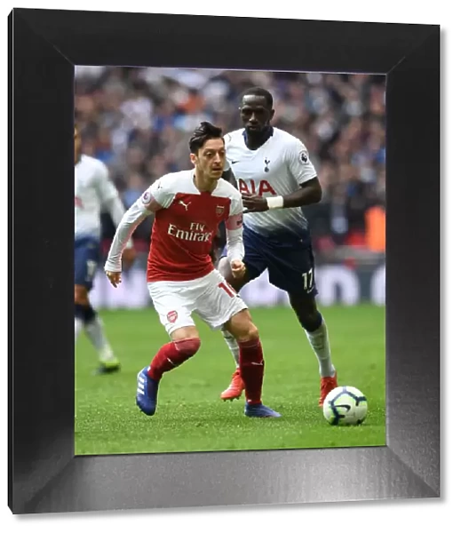 Mesut Ozil in Action: Tottenham Hotspur vs. Arsenal FC, Premier League 2018-19