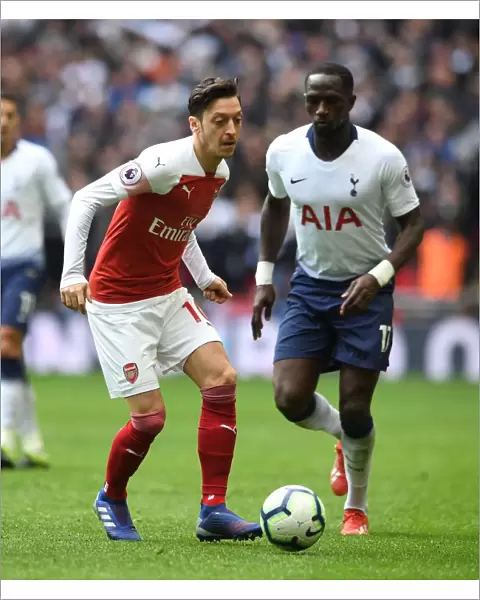 Mesut Ozil in Action: Tottenham vs. Arsenal, Premier League 2018-19