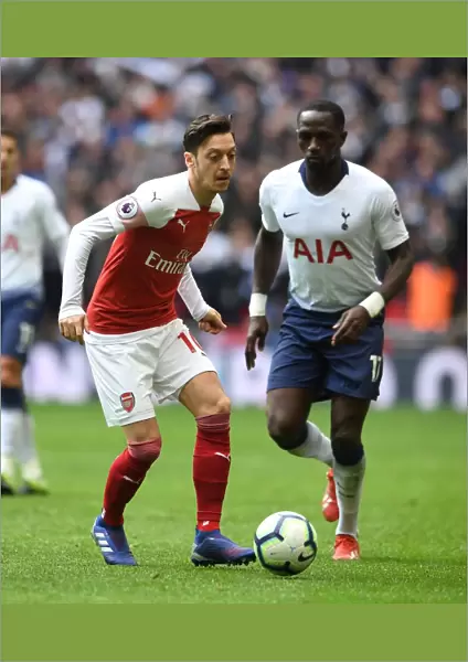 Mesut Ozil in Action: Tottenham vs. Arsenal, Premier League 2018-19