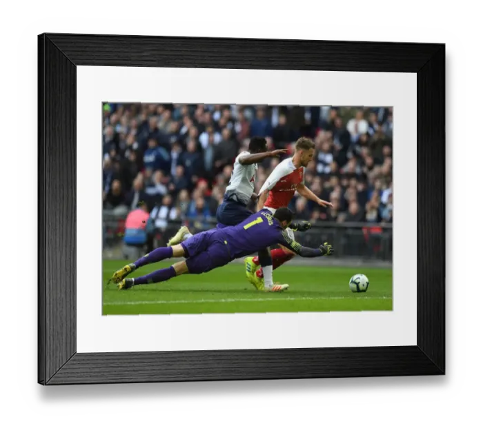 Framed Print : Ramsey's Unstoppable Goal: Overcoming Wanyama and Lloris Pressure (Premier League 2018-19)