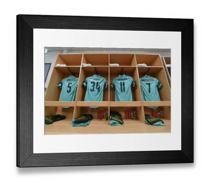 Framed Print : Arsenal's Pre-Match Huddle: United Europa League Battle against Stade Rennais, France (2019) Framed Print : Arsenal's Pre-Match Huddle: United Europa League Battle against Stade Rennais, France (2019)