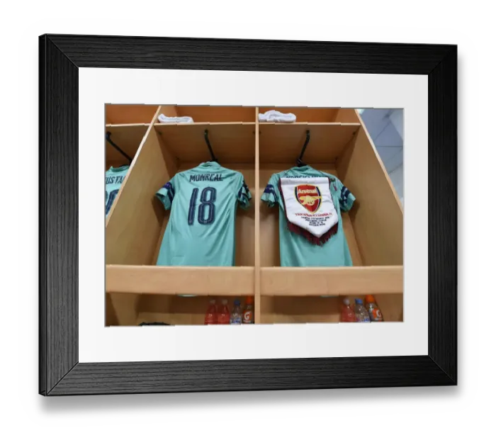 Framed Print : Arsenal's Pre-Match Huddle: Stade Rennais vs Arsenal, UEFA Europa League Round of 16 (First Leg) Framed Print : Arsenal's Pre-Match Huddle: Stade Rennais vs Arsenal, UEFA Europa League Round of 16 (First Leg)