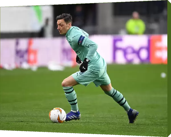 Mesut Ozil in Action: Arsenal's Europa League Clash at Stade Rennais (2018-19)
