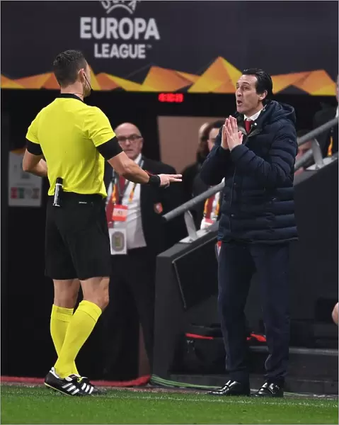 Unai Emery Argues with Referee during Stade Rennais vs Arsenal Europa League Match
