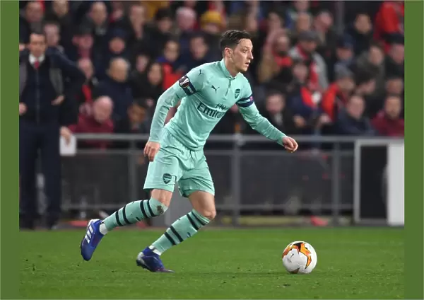 Mesut Ozil in Action: Arsenal vs. Stade Rennais, UEFA Europa League (2018-19)