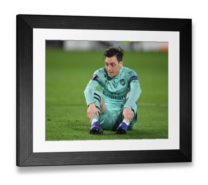 Framed Print : Mesut Ozil in Action: Arsenal vs. Stade Rennais, UEFA Europa League (2018-19) Framed Print : Mesut Ozil in Action: Arsenal vs. Stade Rennais, UEFA Europa League (2018-19)