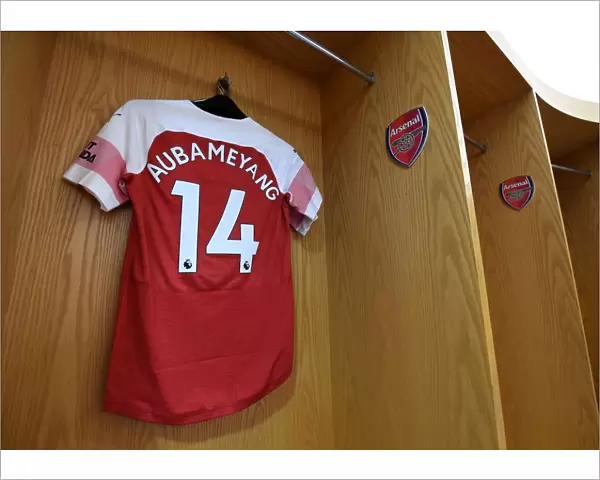 Arsenal's Aubameyang Dons Premier League Jersey Ahead of Arsenal vs Manchester United Clash (2018-19)