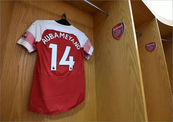 Arsenal's Aubameyang Dons Premier League Jersey Ahead of Arsenal vs Manchester United Clash (2018-19)