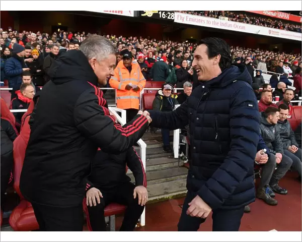 Emery vs. Solskjaer: Pre-Match Handshake Between Arsenal's and Manchester United's Managers (Arsenal v Manchester United 2018-19)