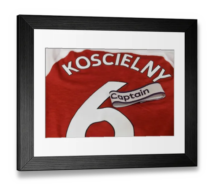 Framed Print : Laurent Koscielny Dons Arsenal Captain's Armband vs Manchester United (2018-19) Framed Print : Laurent Koscielny Dons Arsenal Captain's Armband vs Manchester United (2018-19)