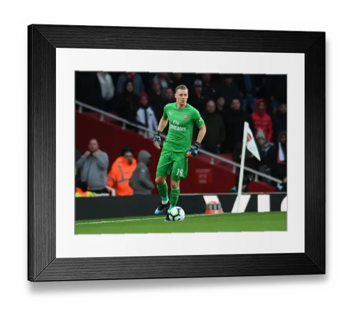 Framed Print : Arsenal's Bernd Leno Focused Against Manchester United (2018-19) Framed Print : Arsenal's Bernd Leno Focused Against Manchester United (2018-19)
