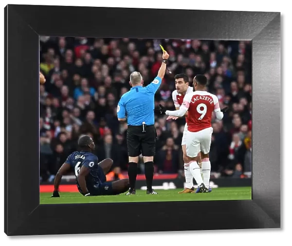 Arsenal's Sokratis Fouls Manchester United's Pogba: Jon Moss Issues Yellow Card (Arsenal v Manchester United 2018-19)