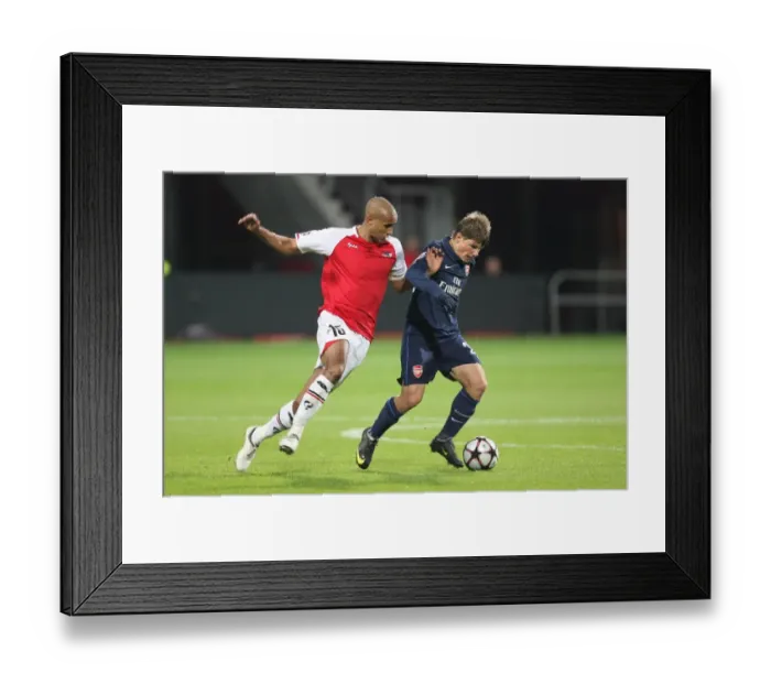 Framed Print : Andrey Arshavin (Arsenal) Simon Poulsen (AZ Alkmaar)