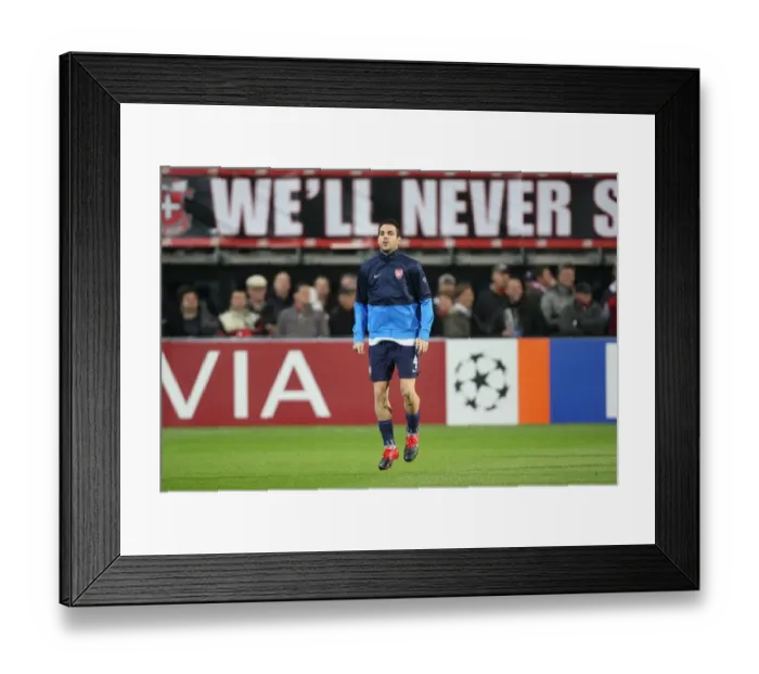 Framed Print : Cesc Fabregas's Brilliant Performance in Arsenal's 1:1 UEFA Champions League Thriller against AZ Alkmaar, DSB Stadium