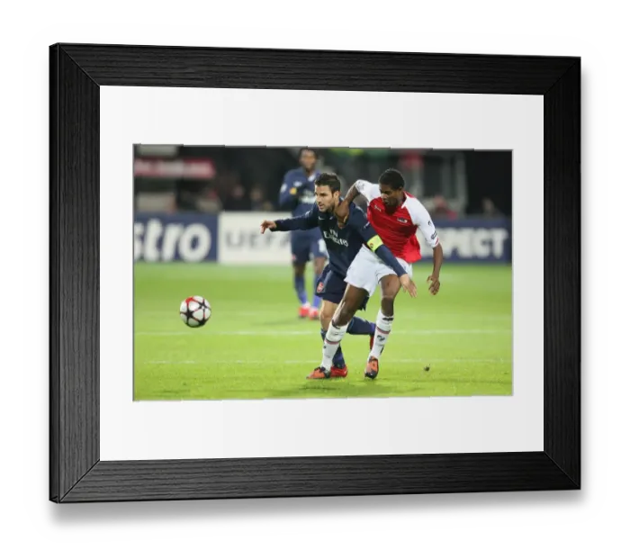 Framed Print : Cesc Fabregas (Arsenal) Kew Jaliens (AZ Alkmaar) Framed Print : Cesc Fabregas (Arsenal) Kew Jaliens (AZ Alkmaar)