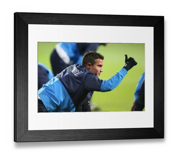 Framed Print : Robin van Persie's Battle: Arsenal vs. AZ Alkmaar, 2009 UEFA Champions League: A 1-1 Stalemate