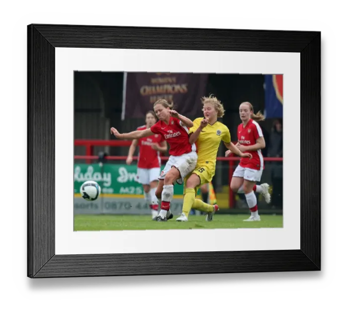 Framed Print : Arsenal's Jayne Ludlow Scores in 2:0 Victory over Sparta Prague in UEFA Cup