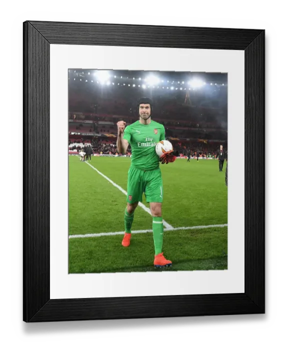 Framed Print : Arsenal Celebrate Europa League Victory: Petr Cech's Triumphant Moment vs Stade Rennais