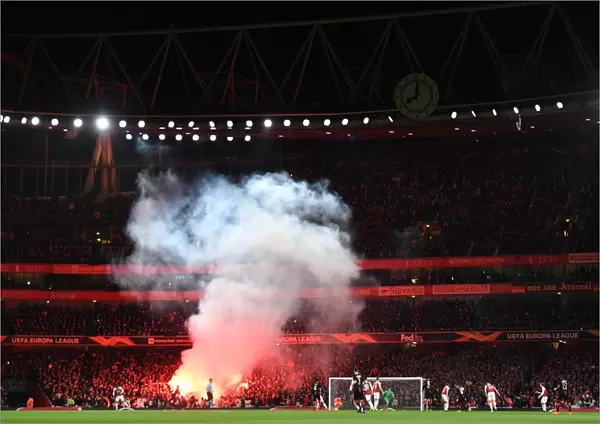 Arsenal vs. Stade Rennais: Europa League Clash Marred by Flares Amidst Tense Atmosphere