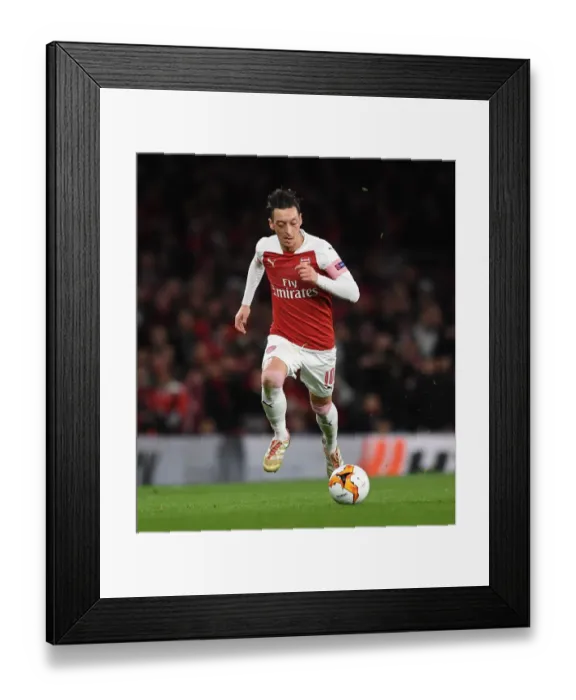 Framed Print : Mesut Ozil (Arsenal). Arsenal 3:0 Stade Rennes Framed Print : Mesut Ozil (Arsenal). Arsenal 3:0 Stade Rennes