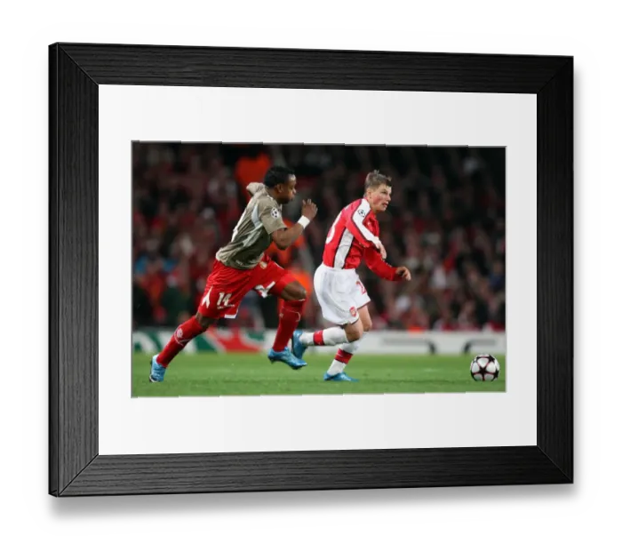 Framed Print : Andrey Arshavin (Arsenal) Landry Mulemo (Liege)