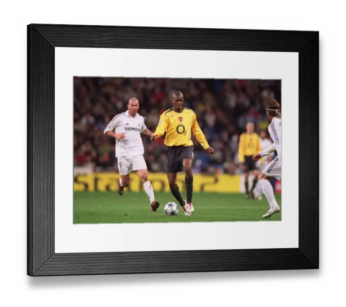 Framed Print : Abou Diaby (Arsenal) Zinedine Zidane (Real). Real Madrid 0: 1 Arsenal Framed Print : Abou Diaby (Arsenal) Zinedine Zidane (Real). Real Madrid 0: 1 Arsenal