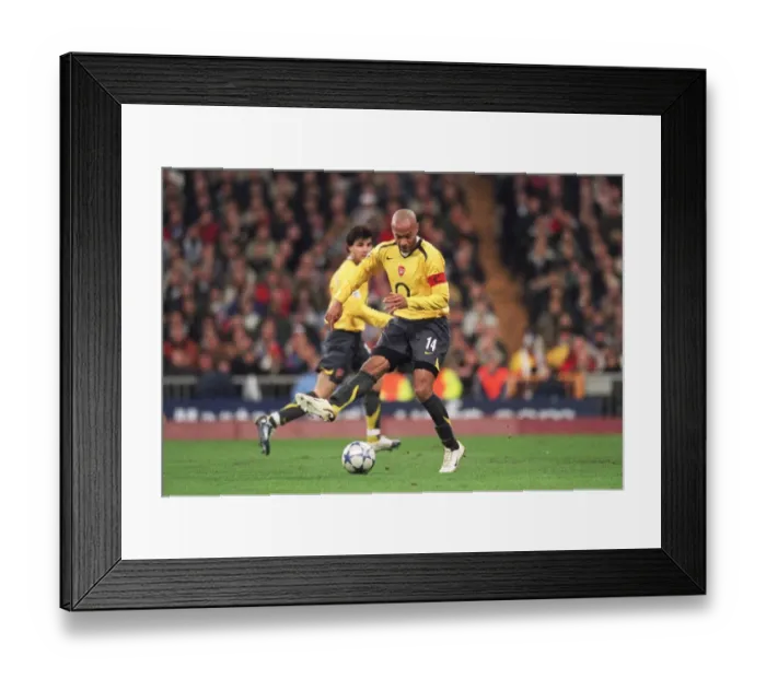 Framed Print : Thierry Henry (Arsenal) backheels the ball. Real Madrid 0: 1 Arsenal