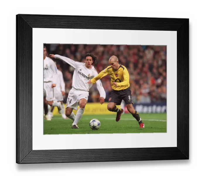 Framed Print : Freddie Ljungberg (Arsenal) Alvaro Mejia (Real). Real Madrid 0: 1 Arsenal