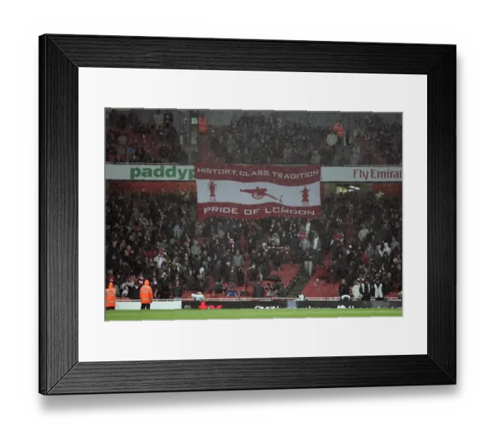 Framed Print : Arsenal fans with banner before the match. Arsenal 0: 3 Chelsea. Barclays Premier League