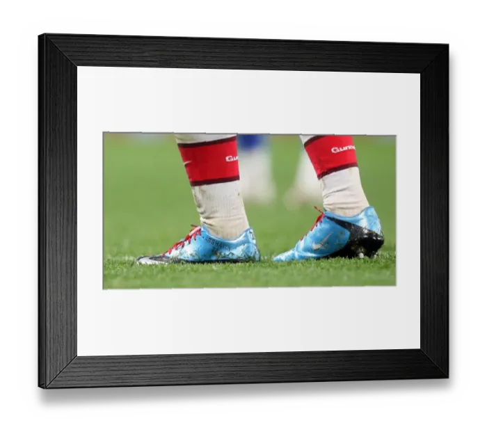 Framed Print : Andrey Arshavin (Arsenal). Arsenal 0: 3 Chelsea. Barclays Premier League Framed Print : Andrey Arshavin (Arsenal). Arsenal 0: 3 Chelsea. Barclays Premier League