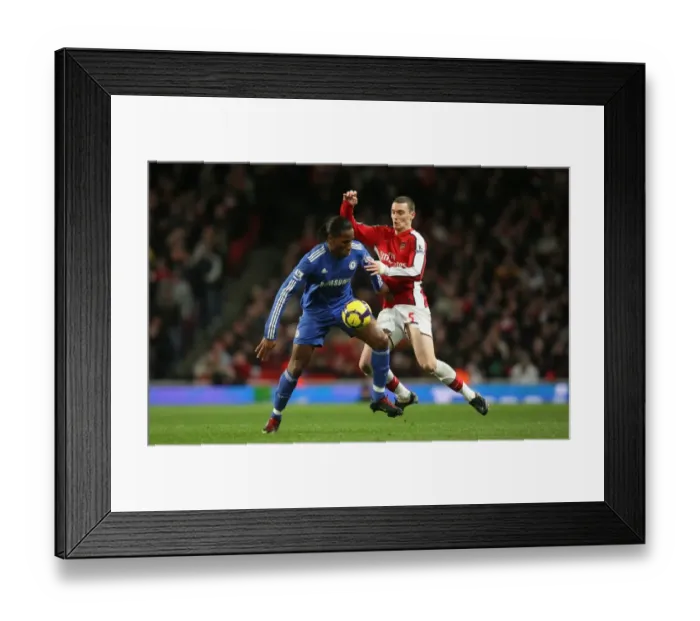 Framed Print : Thomas Vermaelen (Arsenal) Didier Drogba (Chelsea). Arsenal 0: 3 Chelsea