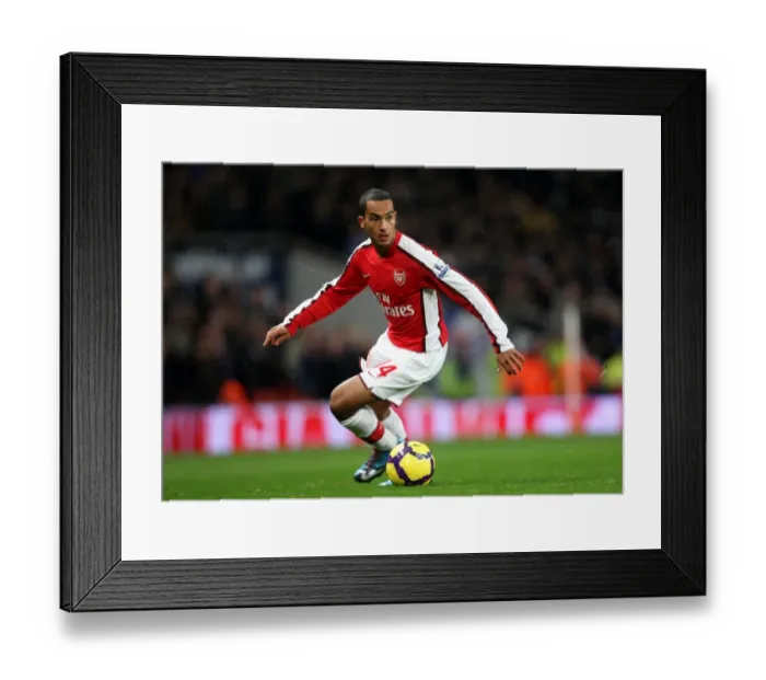 Framed Print : Theo Walcott's Disappointing Night: Arsenal 0-3 Chelsea, Barclays Premier League, Emirates Stadium (November 29, 2009)