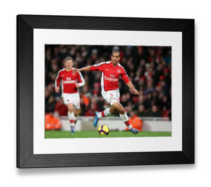 Framed Print : Theo Walcott (Arsenal). Arsenal 0: 3 Chelsea. Barclays Premier League. Emirates Stadium