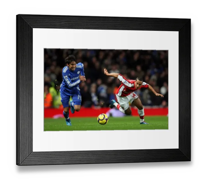 Framed Print : Theo Walcott (Arsenal) Paulo Ferreira (Chelsea). Arsenal 0: 3 Chelsea. Barclays Premier League Framed Print : Theo Walcott (Arsenal) Paulo Ferreira (Chelsea). Arsenal 0: 3 Chelsea. Barclays Premier League