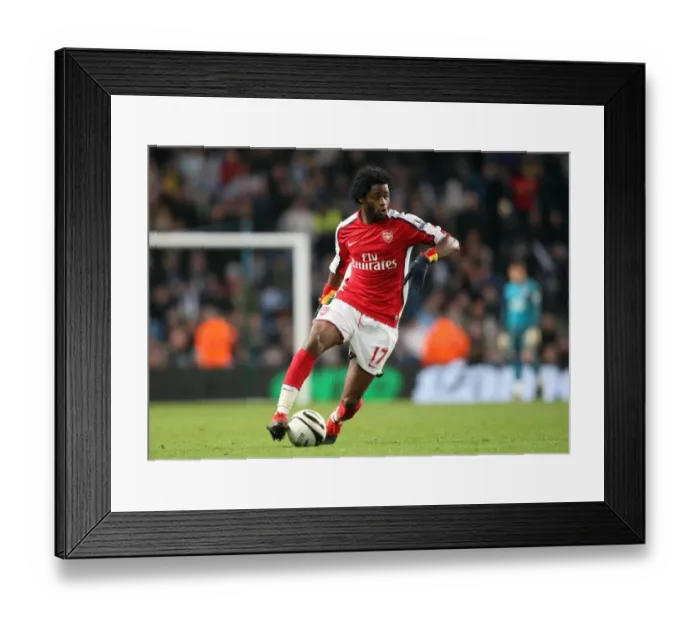 Framed Print : Alex Song vs Manchester City: Arsenal's Defeat in Carling Cup 5th Round (3-0) Framed Print : Alex Song vs Manchester City: Arsenal's Defeat in Carling Cup 5th Round (3-0)