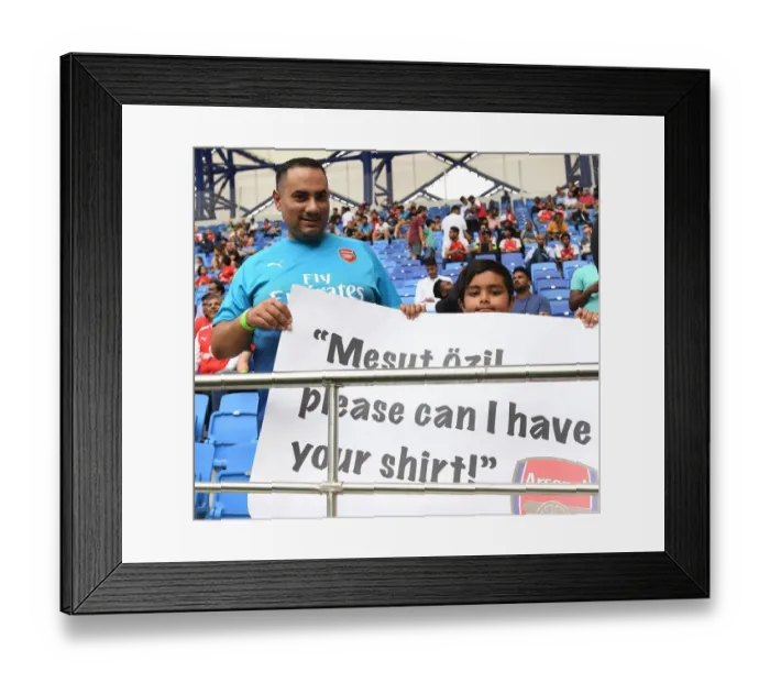 Framed Print : Arsenal Fans Unite Before Al-Nasr Dubai Match, 2019 Framed Print : Arsenal Fans Unite Before Al-Nasr Dubai Match, 2019