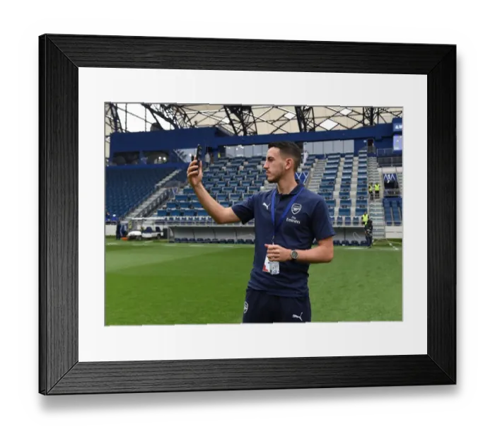 Framed Print : Arsenal's Julio Pleguezuelo Prepares for Al-Nasr Dubai SC Friendly Framed Print : Arsenal's Julio Pleguezuelo Prepares for Al-Nasr Dubai SC Friendly