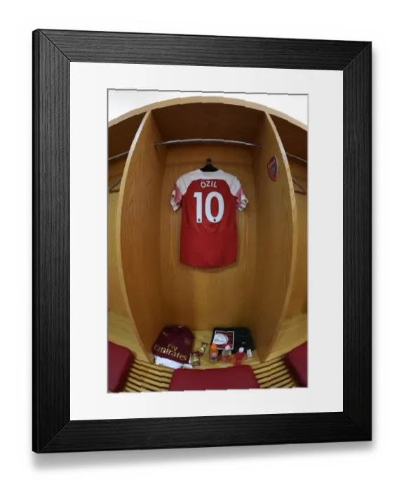 Framed Print : Arsenal FC v Newcastle United - Premier League Framed Print : Arsenal FC v Newcastle United - Premier League