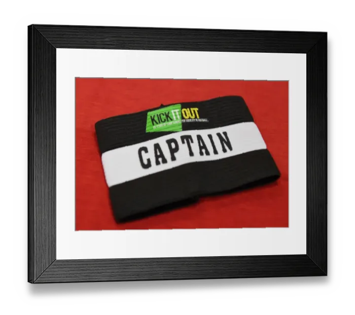 Framed Print : Arsenal vs. Newcastle United: Kick It Out Campaign in the Arsenal Changing Room (Premier League, 2018-19) Framed Print : Arsenal vs. Newcastle United: Kick It Out Campaign in the Arsenal Changing Room (Premier League, 2018-19)