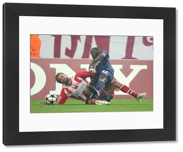 Kerrea Gilbert (Arsenal) Olof Mellberg (Olympiacos). Olympiacos 1: 0 Arsenal