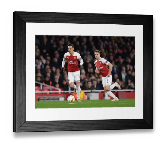 Framed Print : Arsenal vs. S.S.C. Napoli - Mesut Ozil in Europa League Quarterfinal Action (2018-19) Framed Print : Arsenal vs. S.S.C. Napoli - Mesut Ozil in Europa League Quarterfinal Action (2018-19)