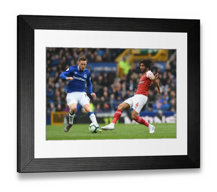 Framed Print : Intense Midfield Battle: Elneny vs Sigurdsson, Everton vs Arsenal, Premier League 2018-19 Framed Print : Intense Midfield Battle: Elneny vs Sigurdsson, Everton vs Arsenal, Premier League 2018-19