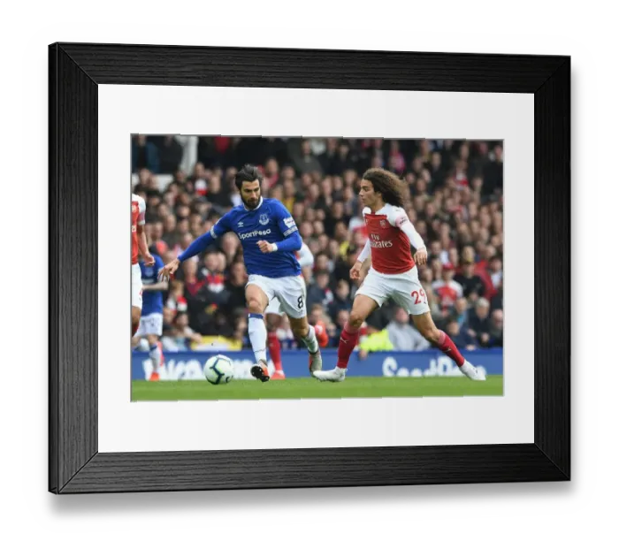 Framed Print : Guendouzi vs Sigurdsson: A Premier League Showdown at Goodison Park