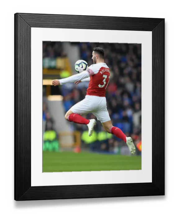 Framed Print : Sead Kolasinac Stands Firm Against Gylfi Sigurdsson: Everton vs Arsenal, Premier League 2018-19 Framed Print : Sead Kolasinac Stands Firm Against Gylfi Sigurdsson: Everton vs Arsenal, Premier League 2018-19