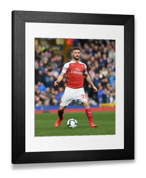 Framed Print : Shkodran Mustafi Focuses in Arsenal's Clash Against Everton (2018-19) Framed Print : Shkodran Mustafi Focuses in Arsenal's Clash Against Everton (2018-19)
