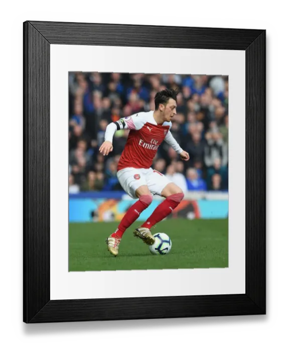 Framed Print : Mesut Ozil vs. Gylfi Sigurdsson: A Premier League Showdown at Goodison Park